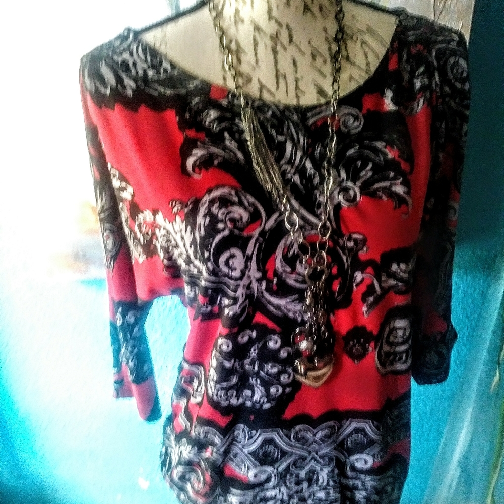 Black red open arm blouse